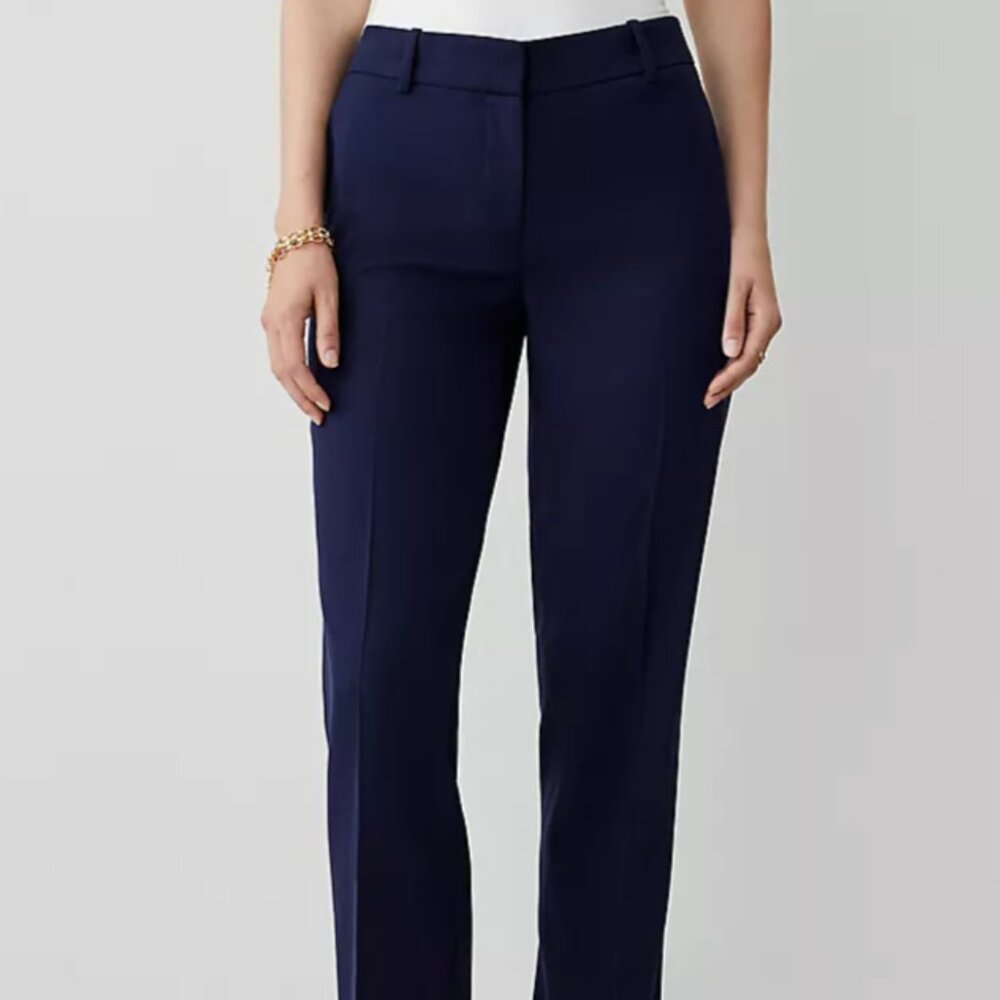 Mid Rise Straight Pant in Textured Drape - Curvy Fit Petite - Navy 2P